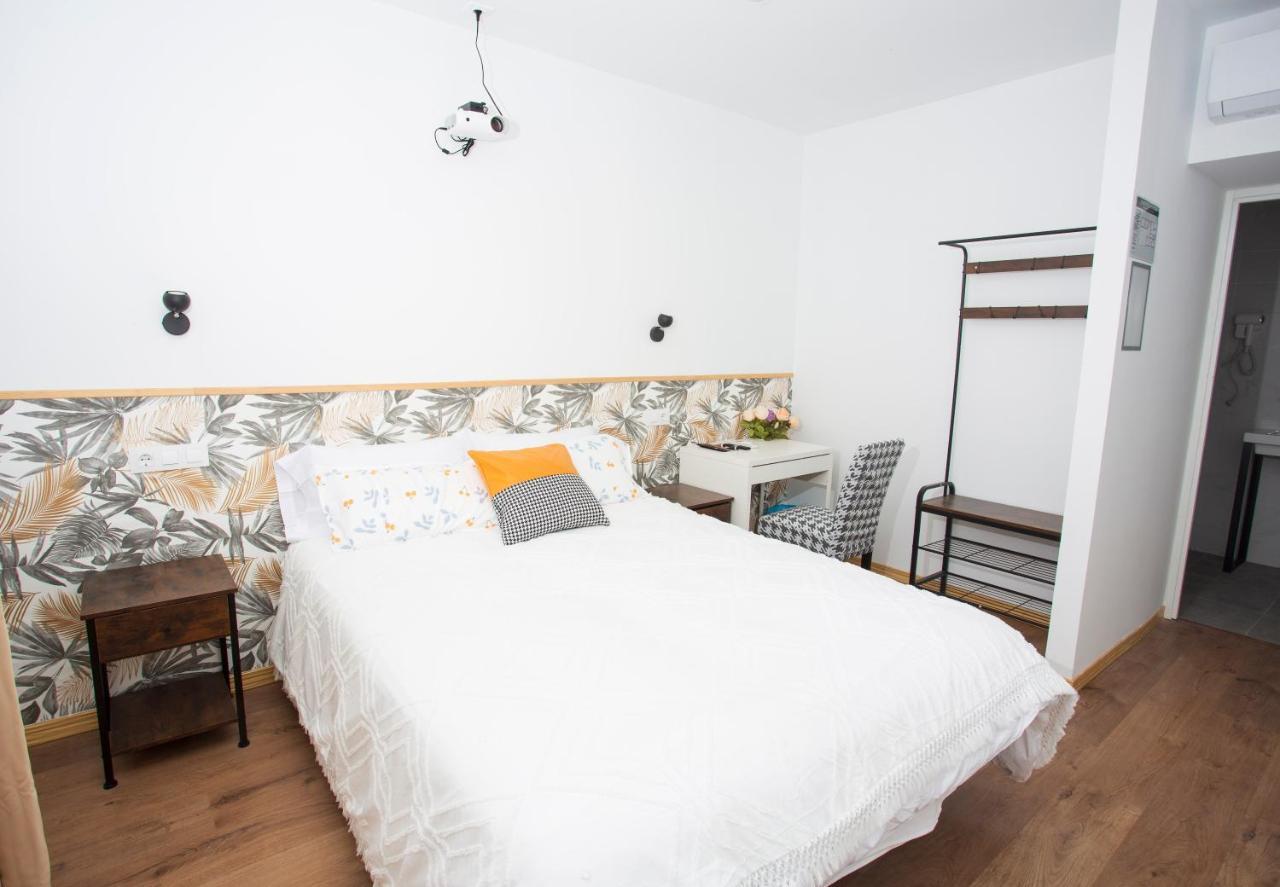Sg Rooms Consuegra Εξωτερικό φωτογραφία